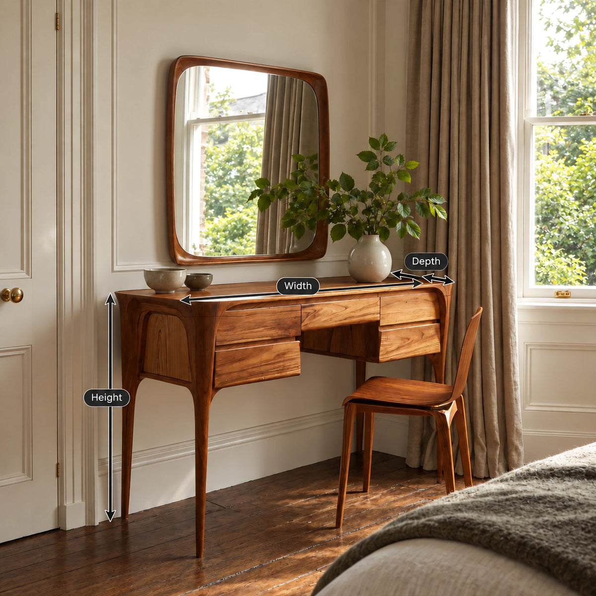 Classic Sculpted Leg Vanity Table With Stacked Drawers For Bedroom