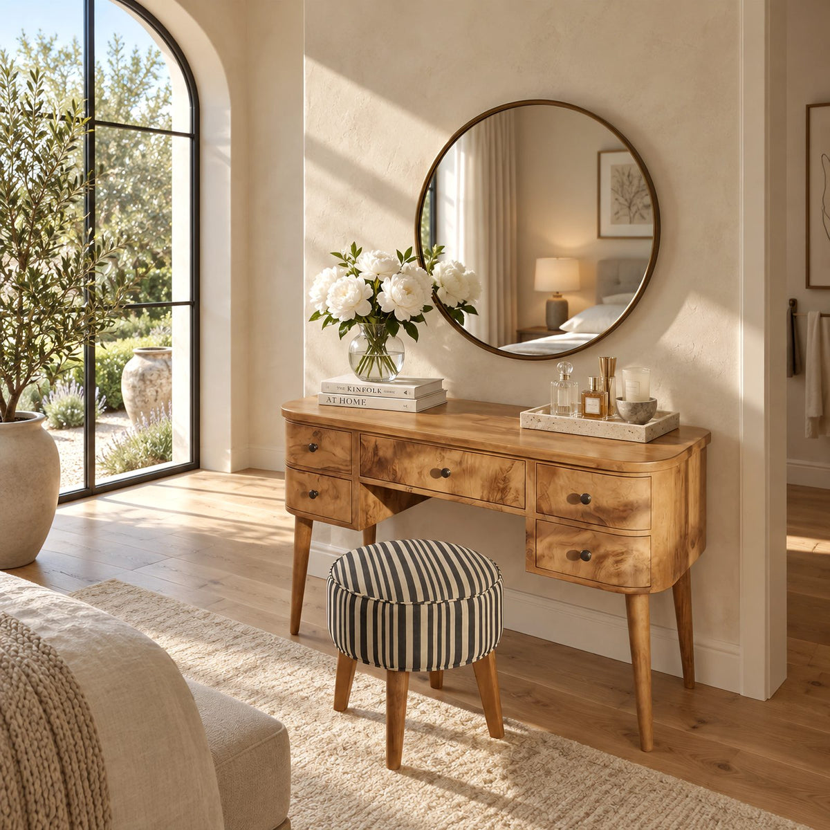 Vintage Style Rounded Vanity Desk With Five Drawers For Bedroom