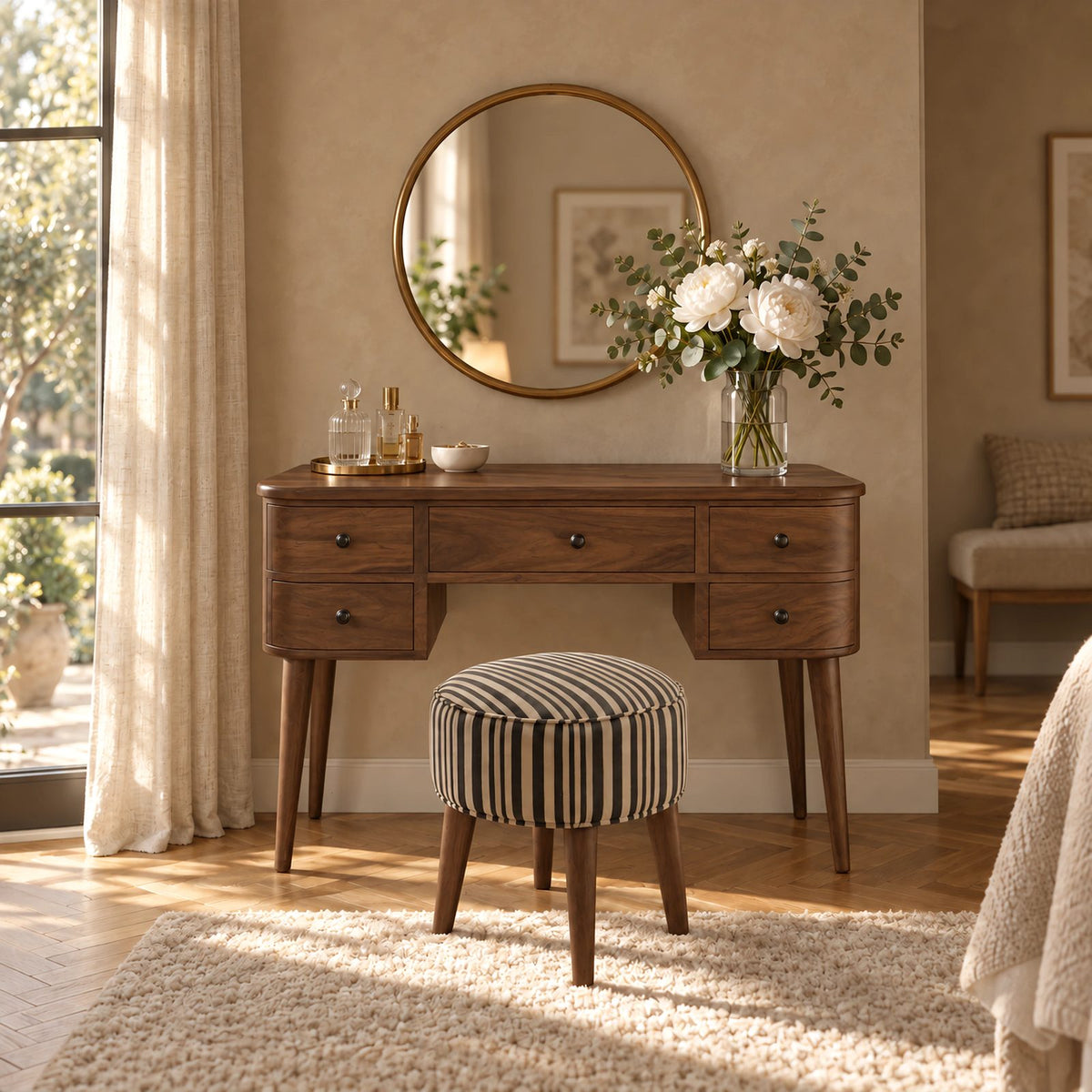 Vintage Style Rounded Vanity Desk With Five Drawers For Bedroom