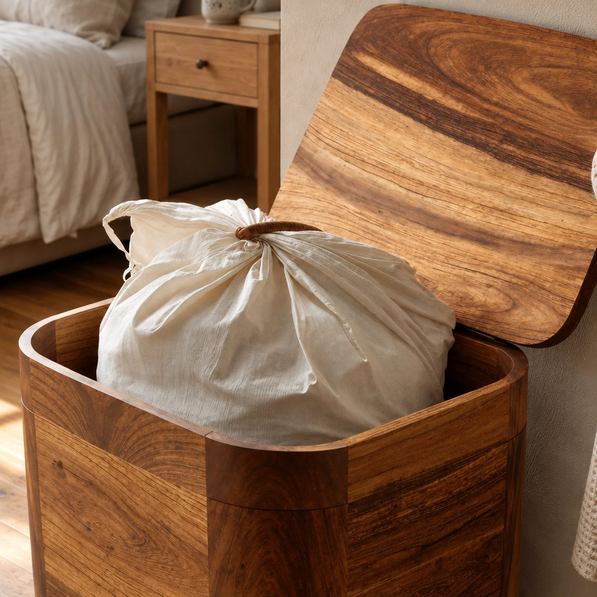Classic Rounded Corner Wood Laundry Hamper With Curved Lid For Bedroom